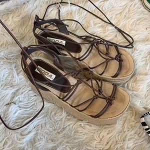 VINTAGE SODA PLATFORMS!